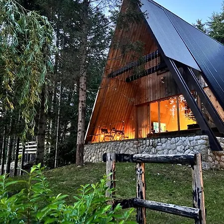 Forest House Stella - A Frame Chalet *
