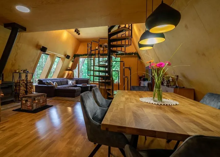 Forest House Stella - A Frame Chalet